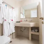Cycladic Islands & 4* Agia Anna (Naxos)