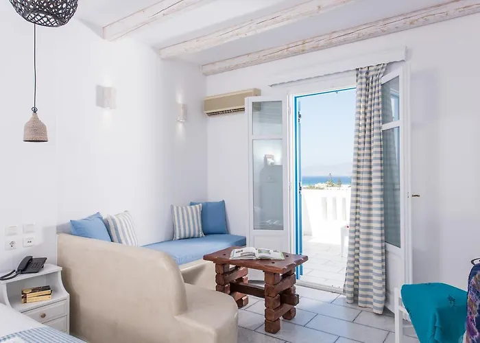 Cycladic Islands & Otel Agia Anna (Naxos)