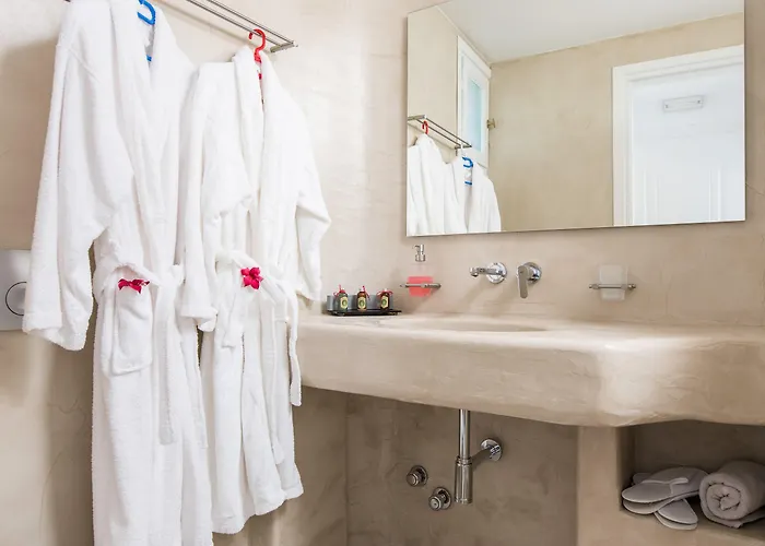 Cycladic Islands & Agia Anna (Naxos)